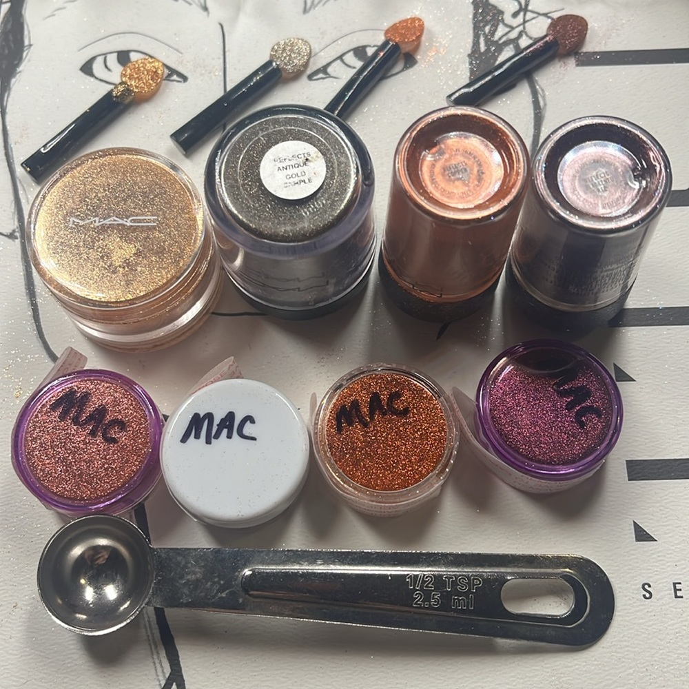 RARE MAC pigment glitter